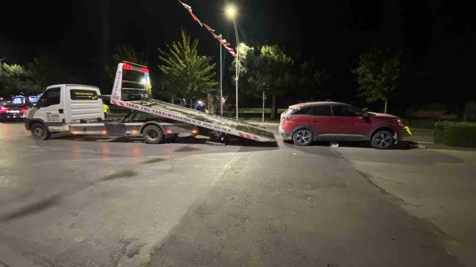 corumda-otomobil-ile-motosiklet-carpisti-1-yarali