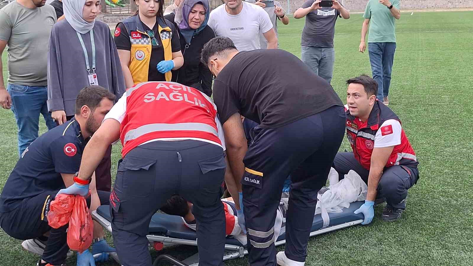 corumda-parmagi-kopan-cocuk-icin-helikopter-ambulans-havalandi