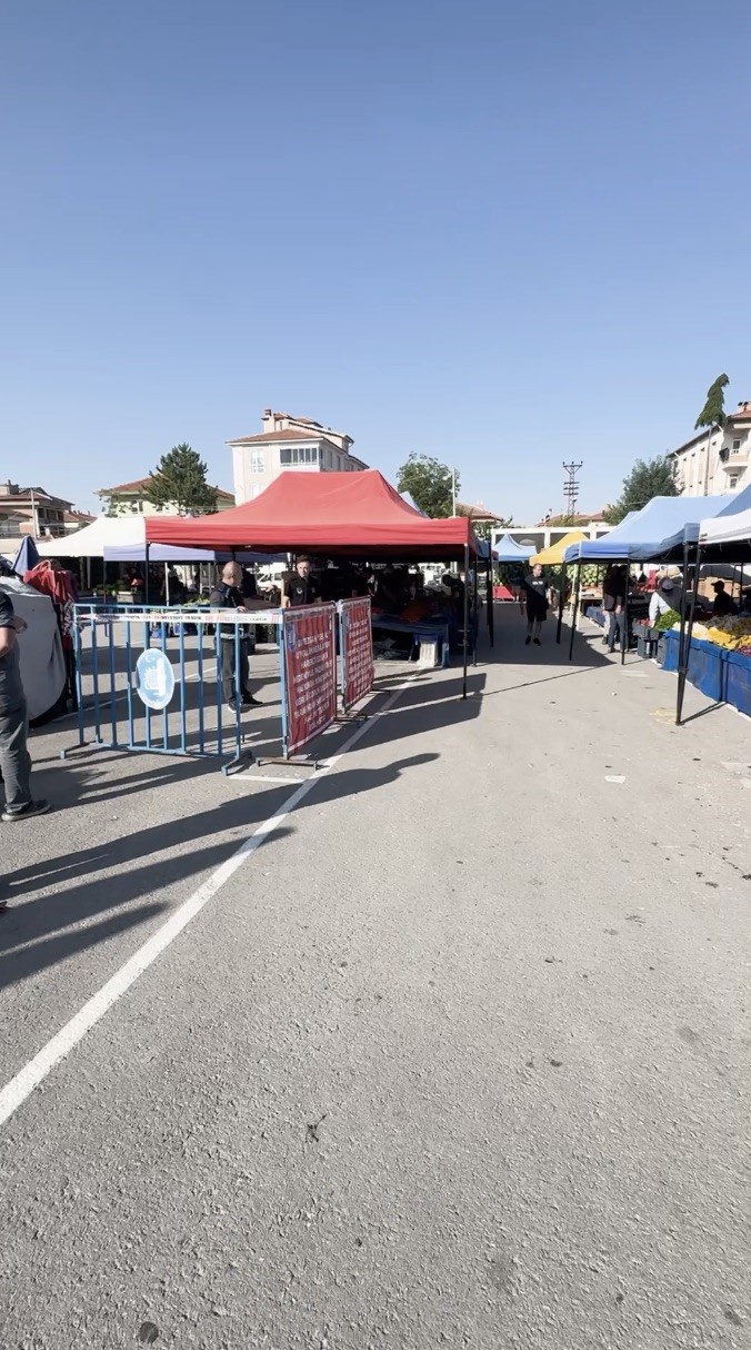 corumda-sec-al-kuralina-uymayan-pazar-esnafinin-tezgahi-kapatildi