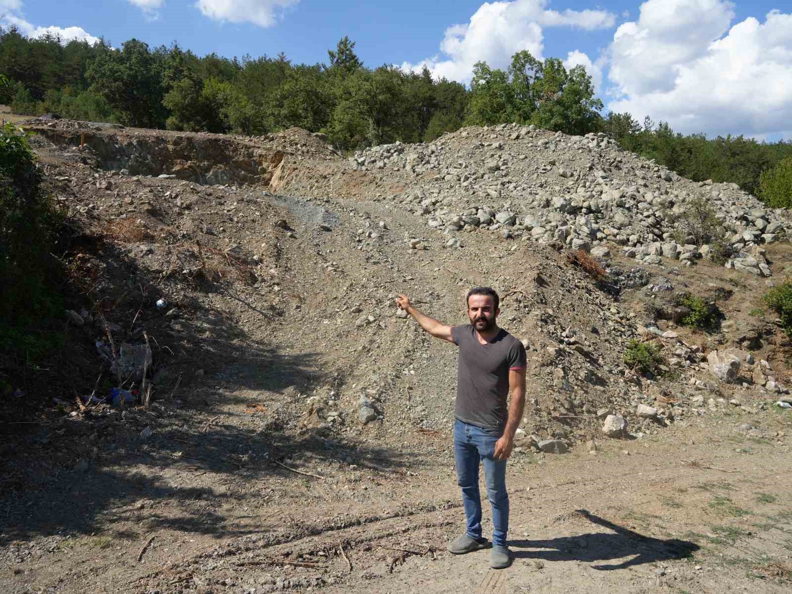 evleri-kule-dondu-yardim-parasiyla-ev-yaptirmak-isterken-konteynere-mahkum-oldular