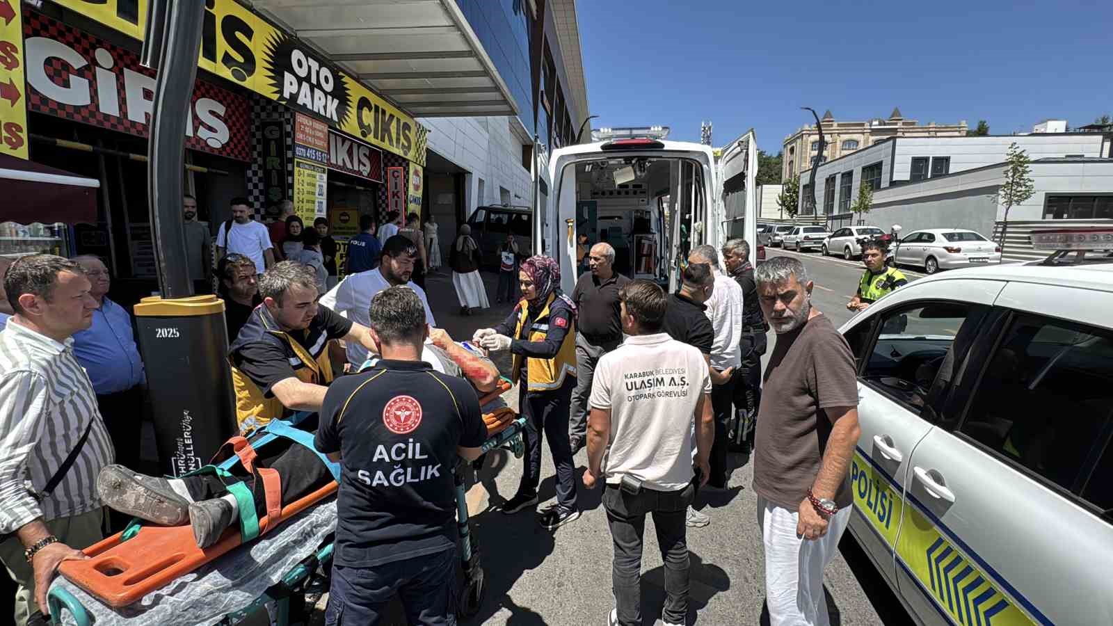 hafif-ticari-aracin-yayaya-carptigi-anlar-kamerada