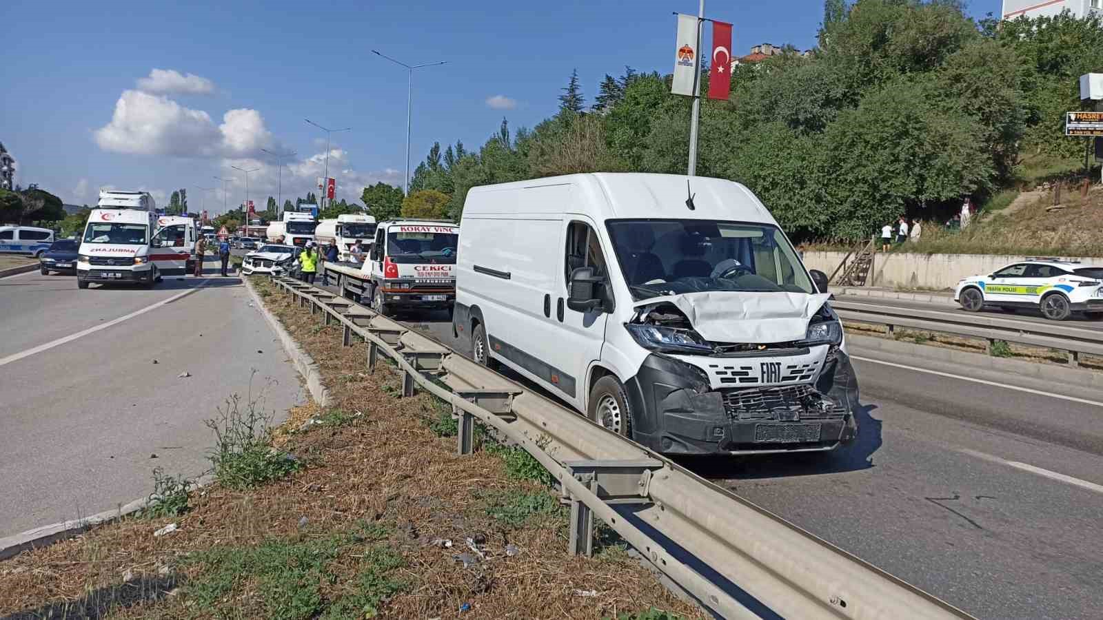 havzada-zincirleme-trafik-kazasi-2-yarali
