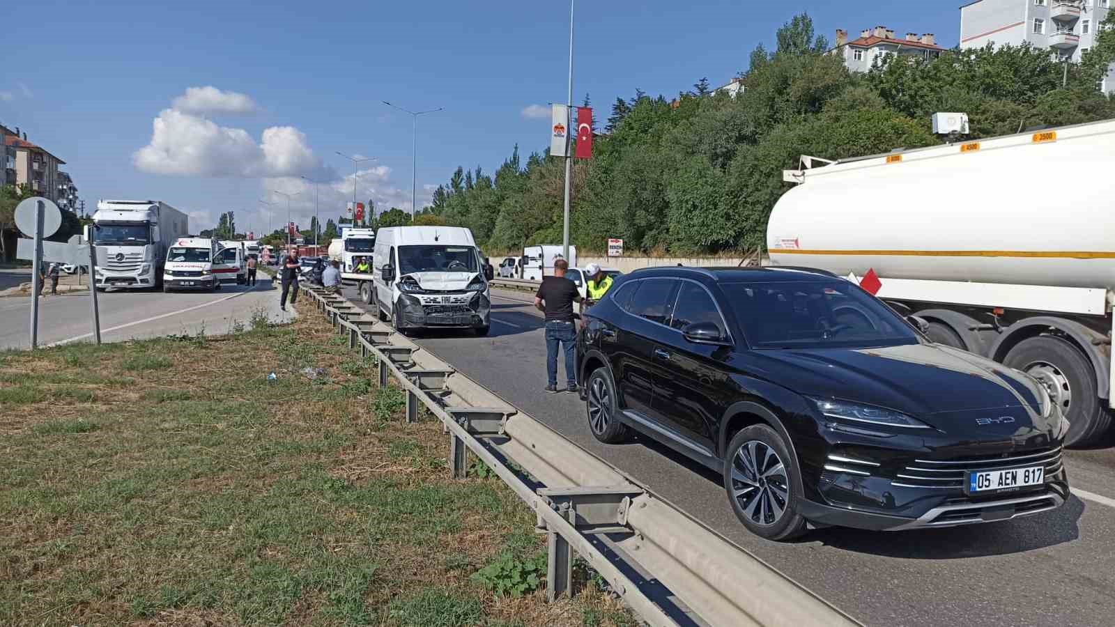 havzada-zincirleme-trafik-kazasi-2-yarali