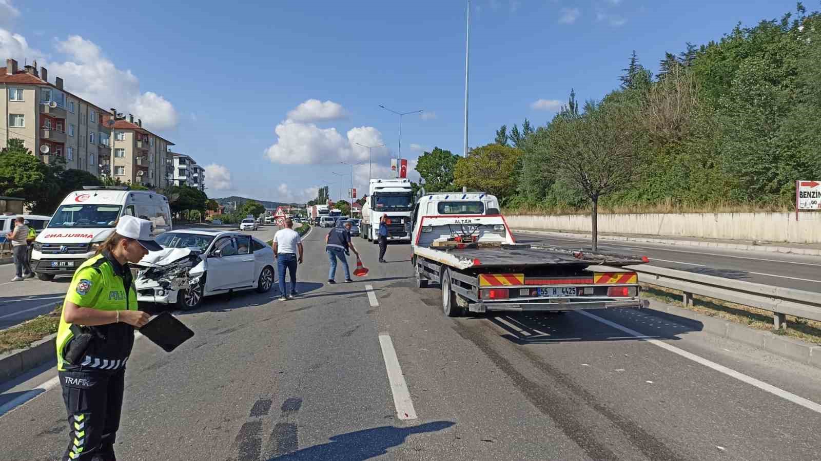 havzada-zincirleme-trafik-kazasi-2-yarali