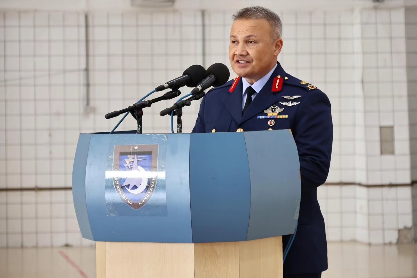 ilk-turk-astronot-alper-gezeravci-yeni-rutbelerini-takti