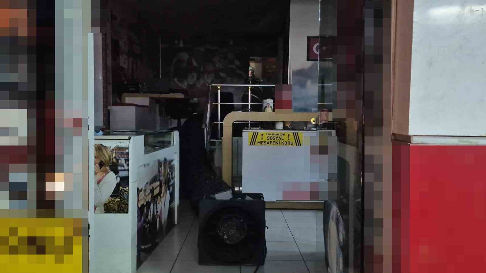 is-haninin-tuvaletinde-cikan-yangin-panige-neden-oldu