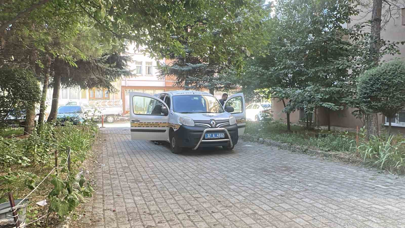 kastamonuda-5-kattan-dusen-4-yasindaki-cocuk-agir-yaralandi