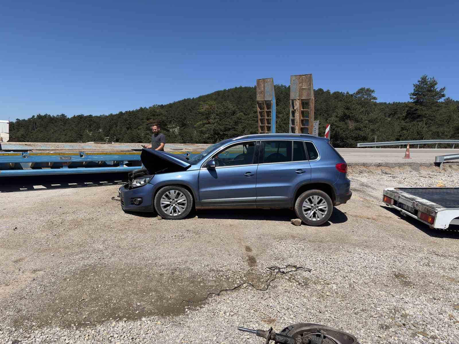 kastamonuda-otomobil-ile-tir-carpisti-4-yarali