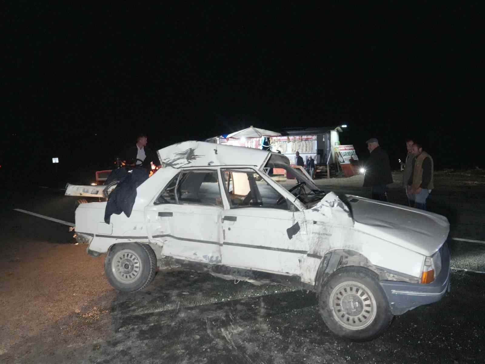 kastamonuda-tir-ile-otomobil-carpisti-kazada-surucu-ile-esi-hayatini-kaybetti