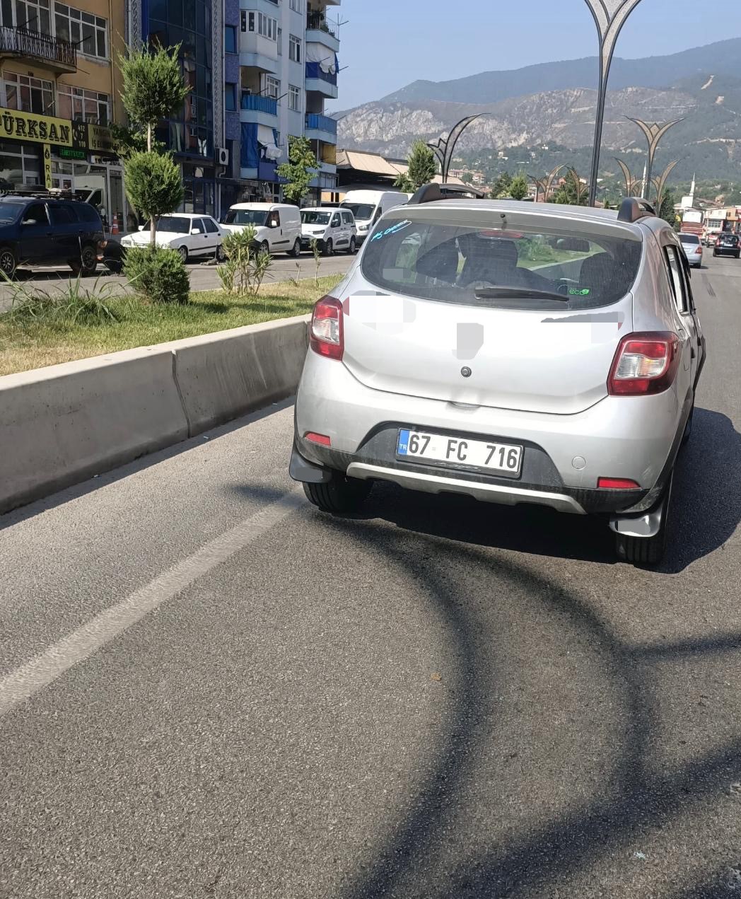 otomobilin-carptigi-yasli-adam-hayatini-kaybetti