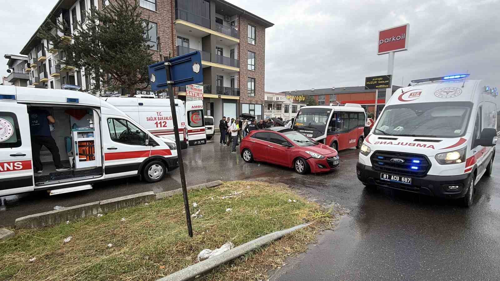saganak-beraberinde-kazayi-getirdi-5-yarali
