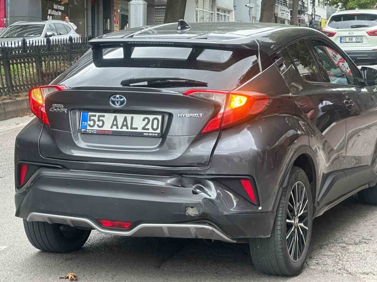 samsunda-motosiklet-suv-araca-carpti-1-yarali
