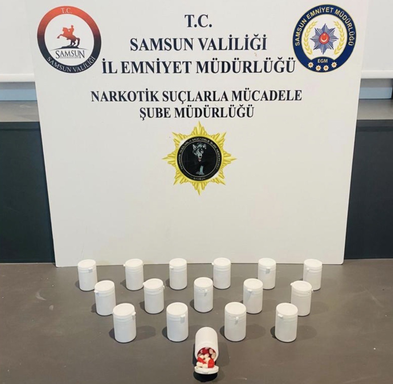 samsunda-uyusturucu-operasyonu-8-gozalti