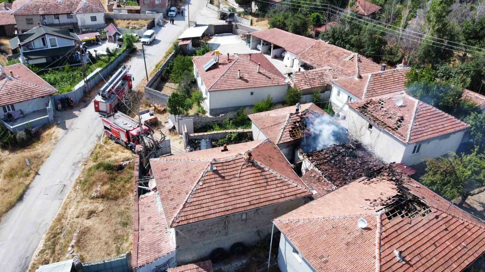 tandirda-cikan-yangin-3-evi-kule-ceviriyordu
