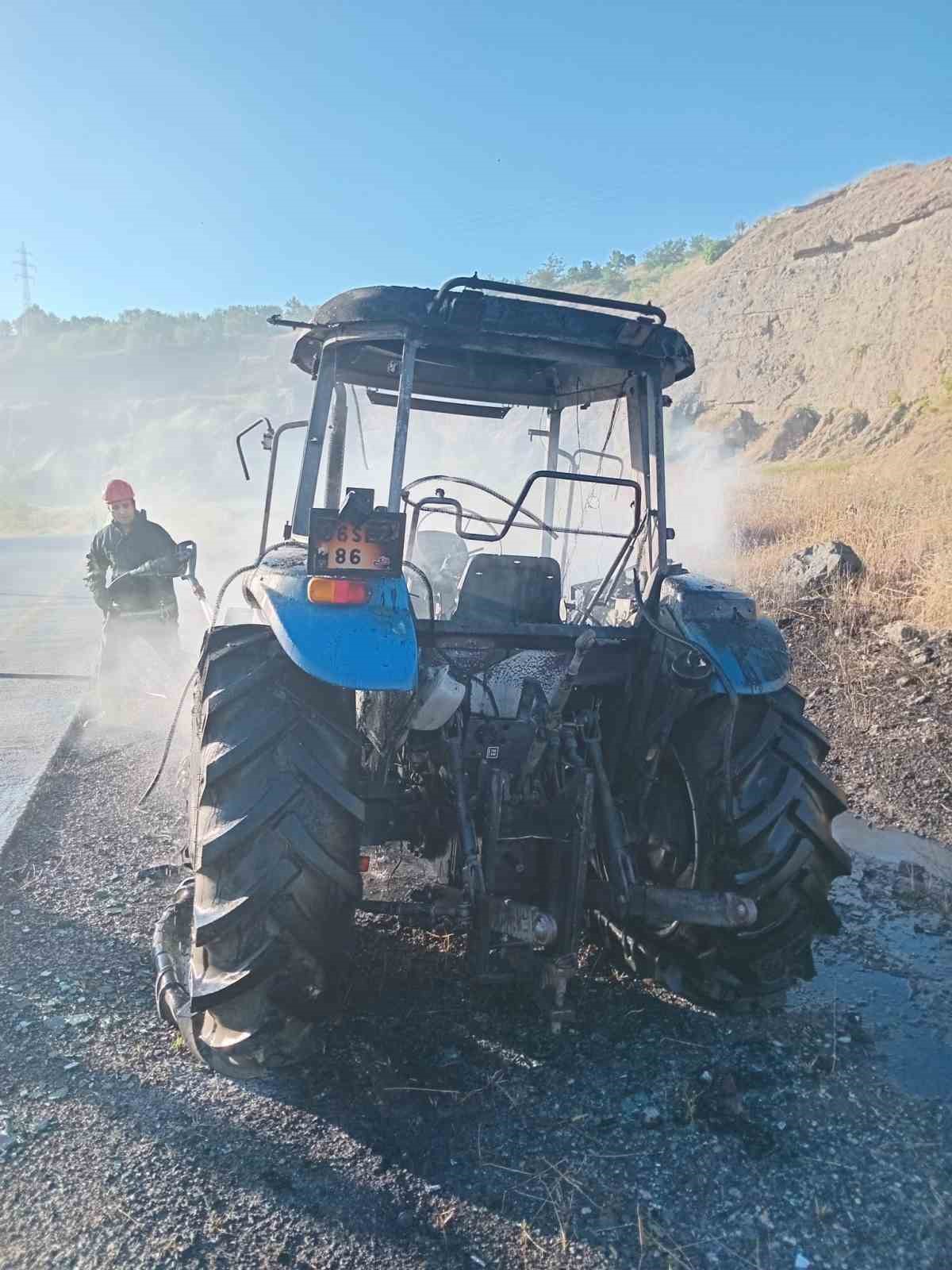 traktor-alevlere-teslim-oldu