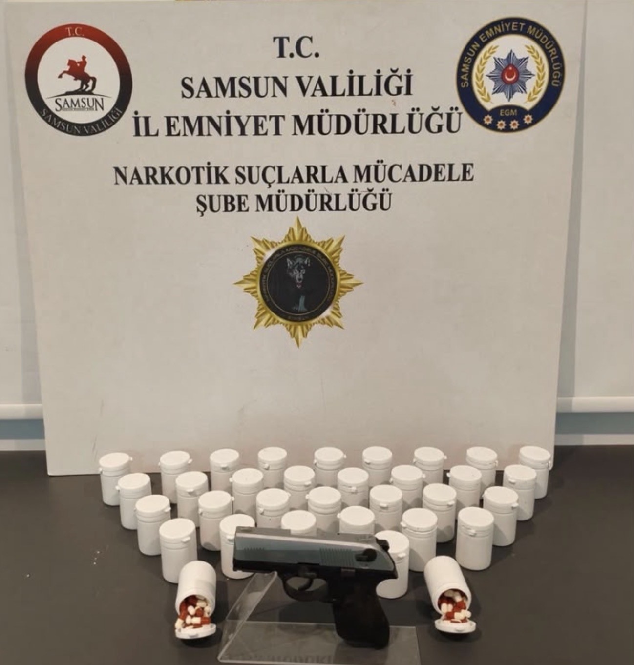uyusturucu-operasyonunda-8-supheli-yakalandi