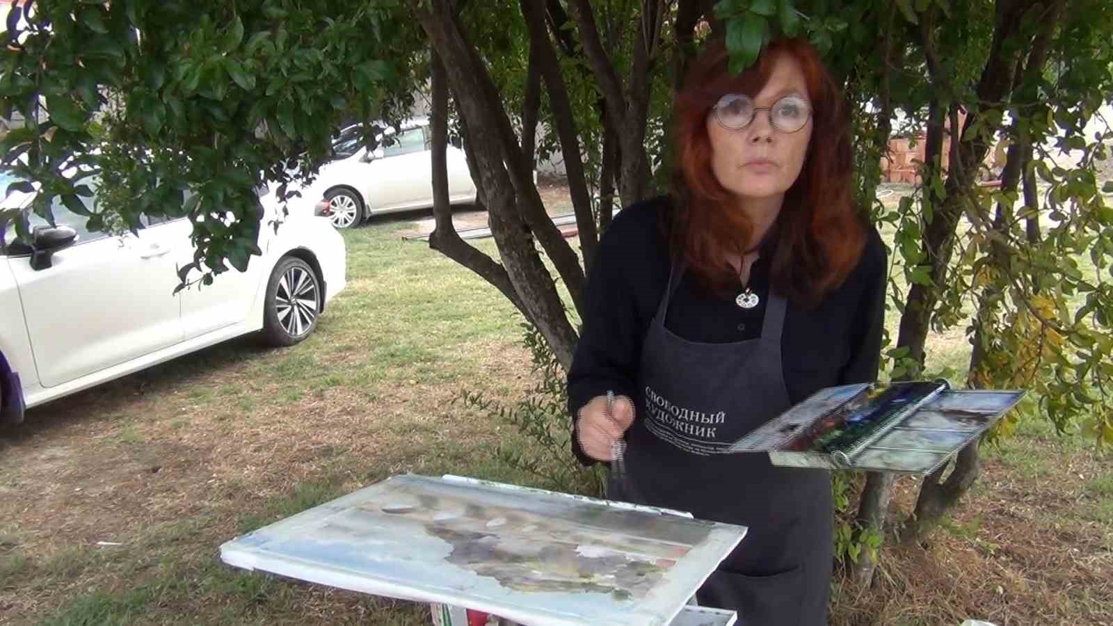 5-farkli-ulkeden-18-sanatci-osmancikin-guzelliklerini-resmetti