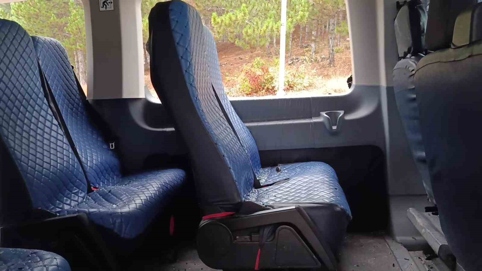 amasyada-halk-otobusu-ile-servis-minibusu-carpisti-4-ogrenci-yarali