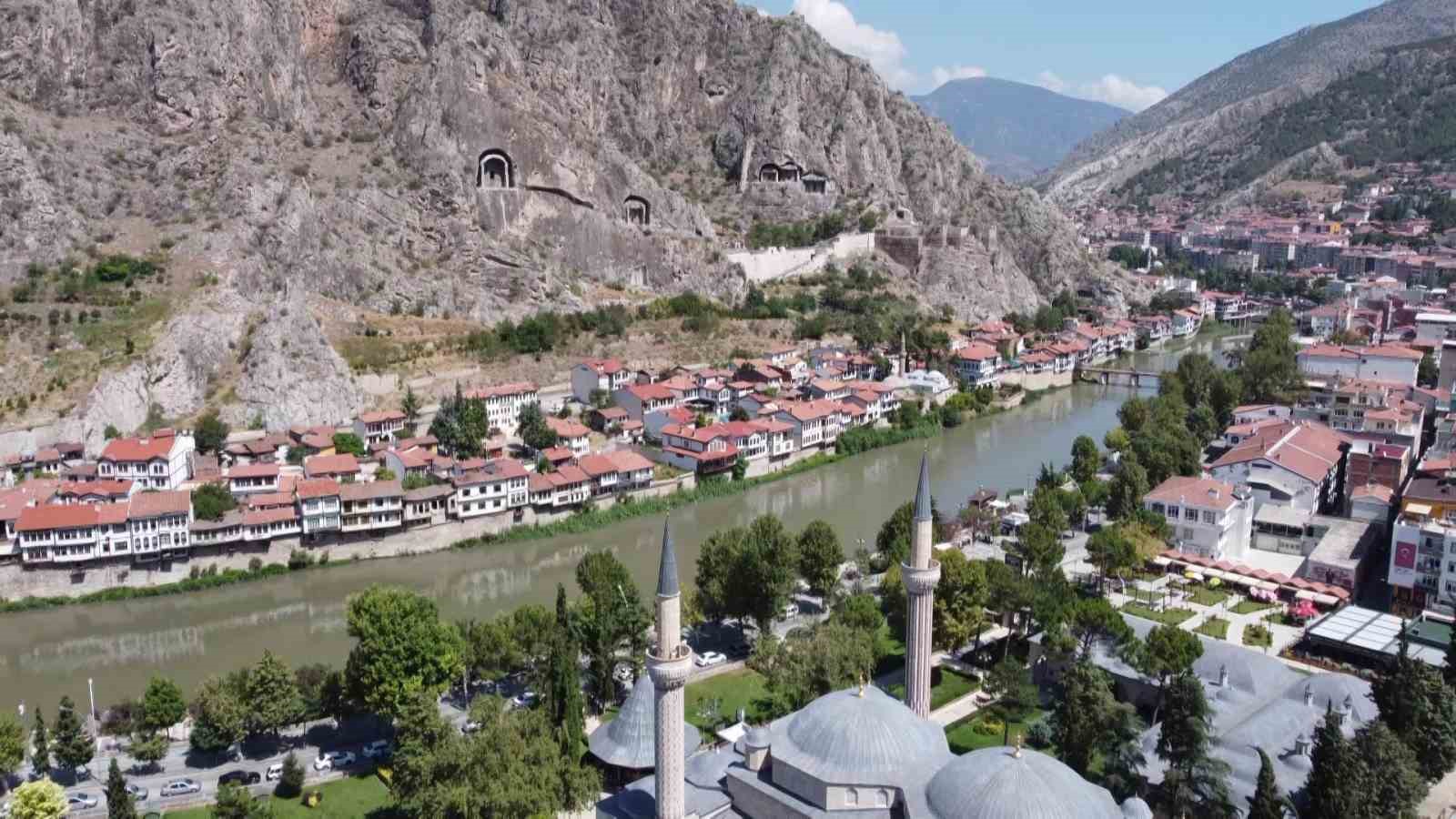 amasyada-su-3-yil-once-1-tlden-satiliyordu-simdi-fiyati-dogalgaz-ve-elektrigi-gecti