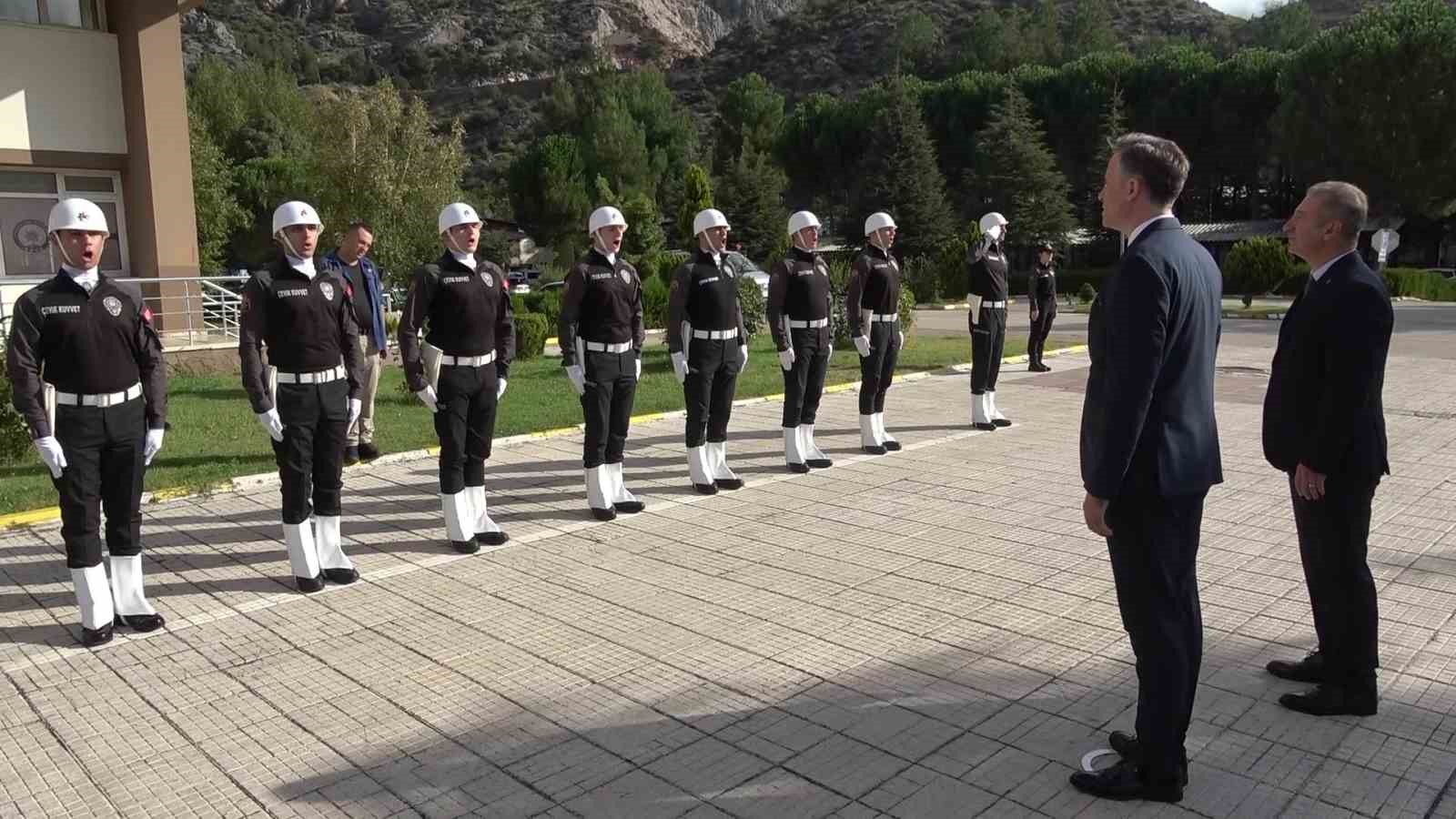 amasyanin-yeni-emniyet-muduru-ali-erkan-aktasgul-goreve-basladi