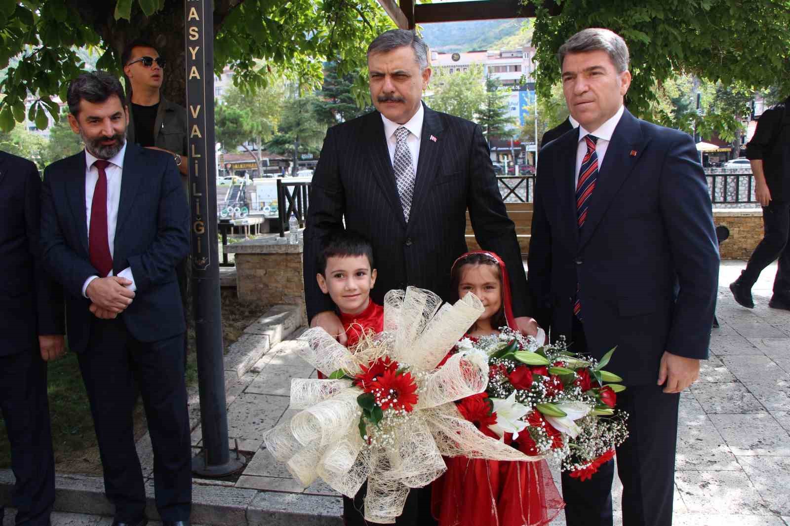 bakan-ciftci-uc-ulkeye-gidecegini-acikladi-organize-suc-orgutleri-peslerini-birakacagimizi-zannetmesin