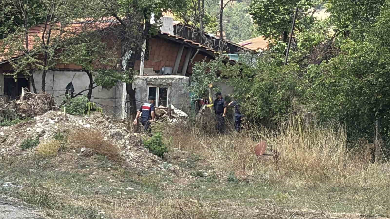 boluda-cifte-cinayet-zanlisi-orman-icerisinde-silahiyla-birlikte-38-gun-sonra-yakalandi