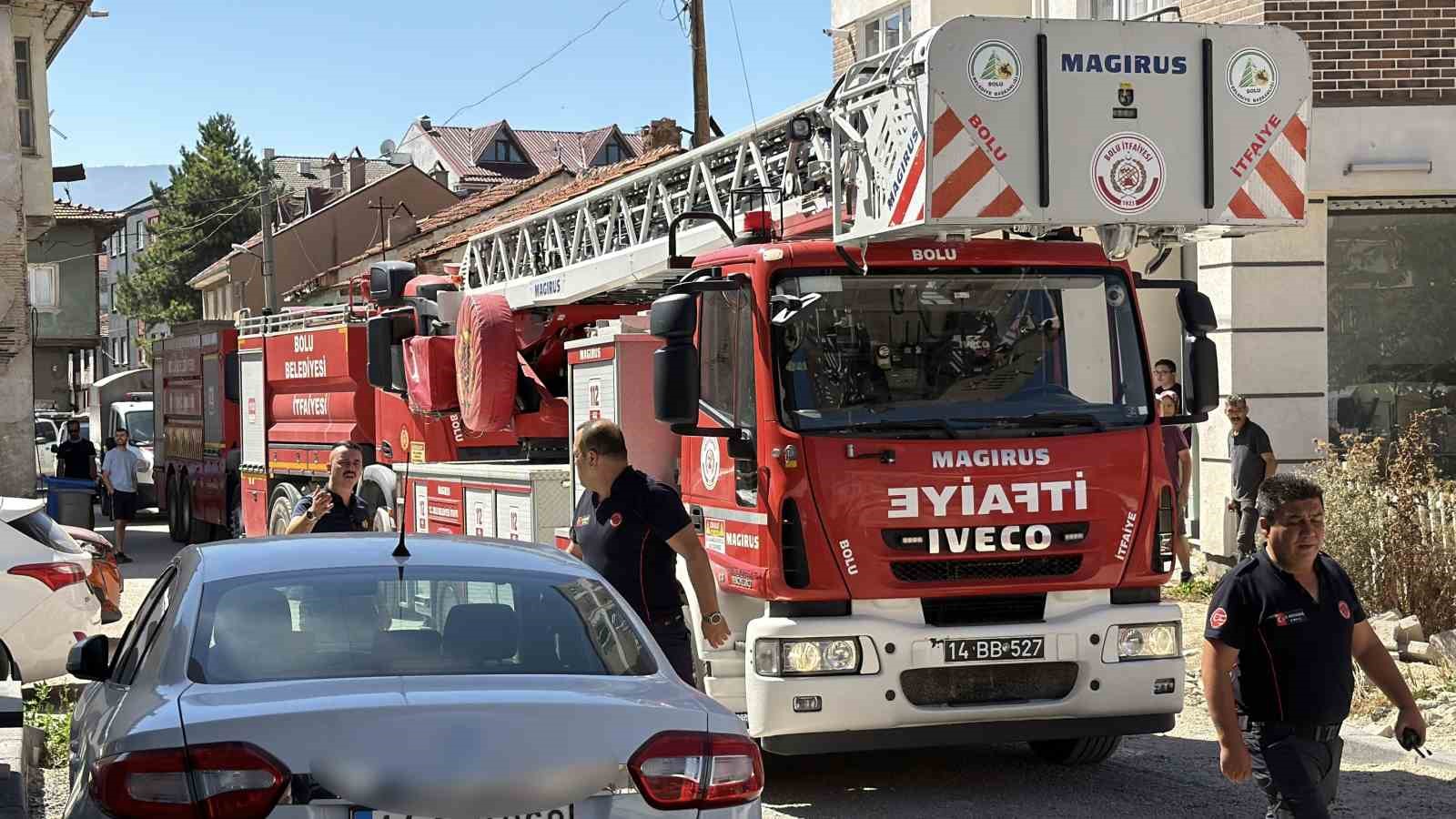 camasir-makinesi-yangini-panige-neden-oldu