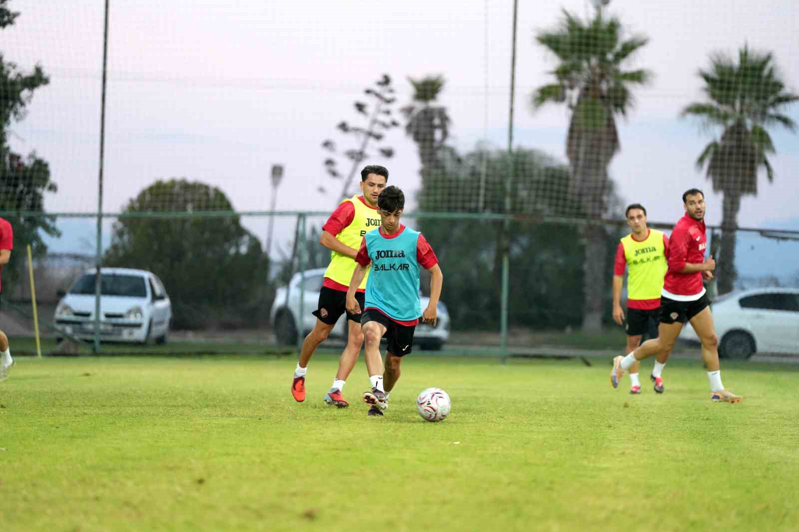 corum-fknin-antalya-kampi-basladi