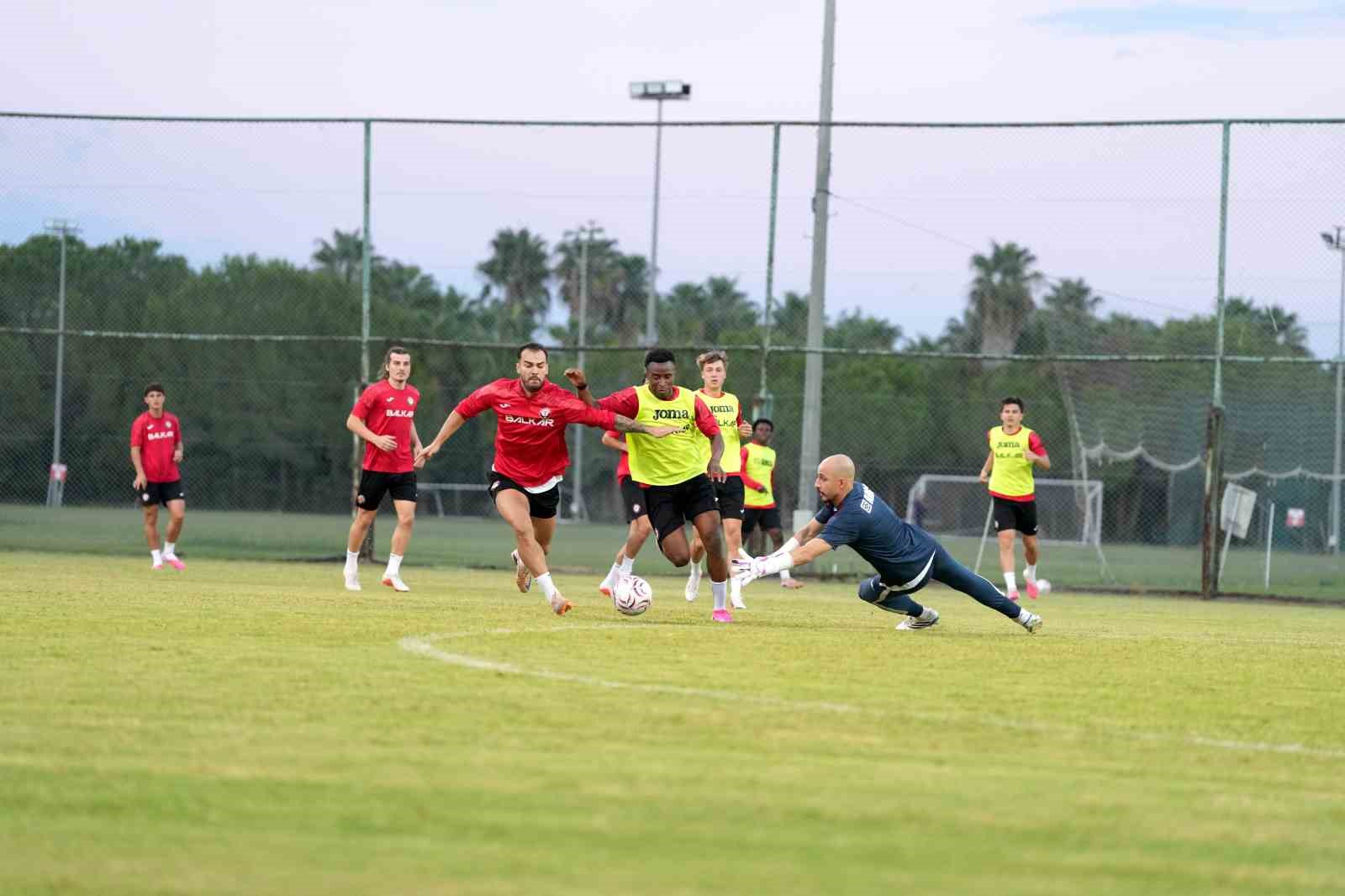 corum-fknin-antalya-kampi-basladi