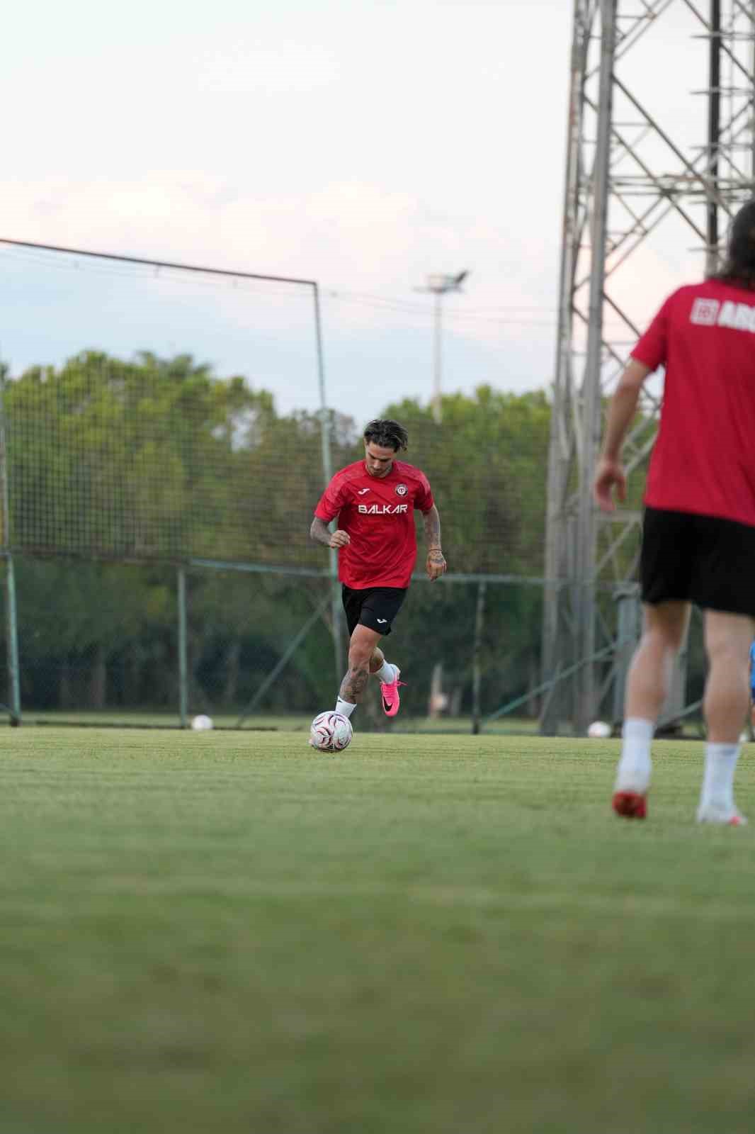 corum-fknin-antalya-kampi-basladi