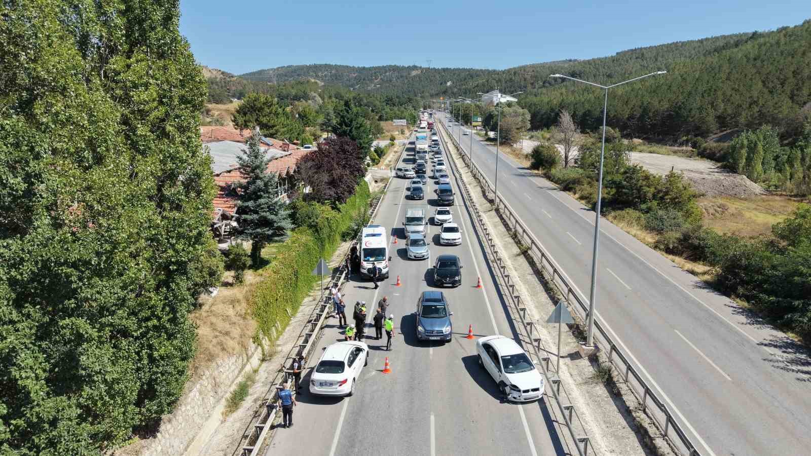 corumda-3-aracli-zincirleme-kaza-5-yarali
