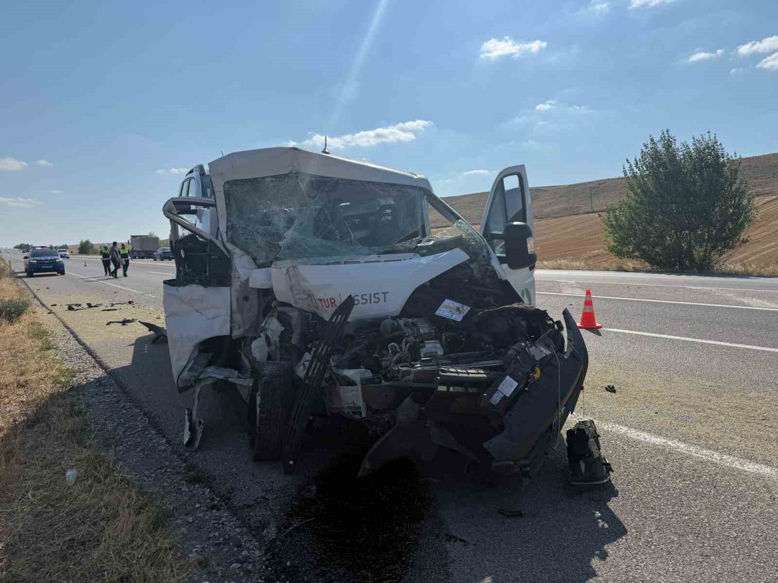 corumda-cekici-traktore-arkadan-carpti-1-yarali