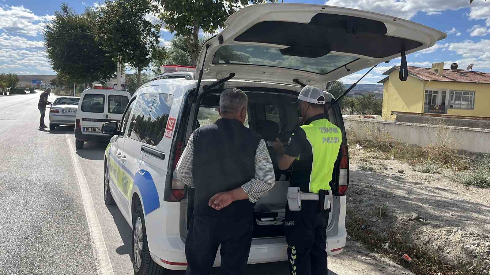 corumda-dron-destekli-trafik-denetimi-kirmizi-isik-ihlali-yapan-suruculere-toplam-100-bin-tl-ceza