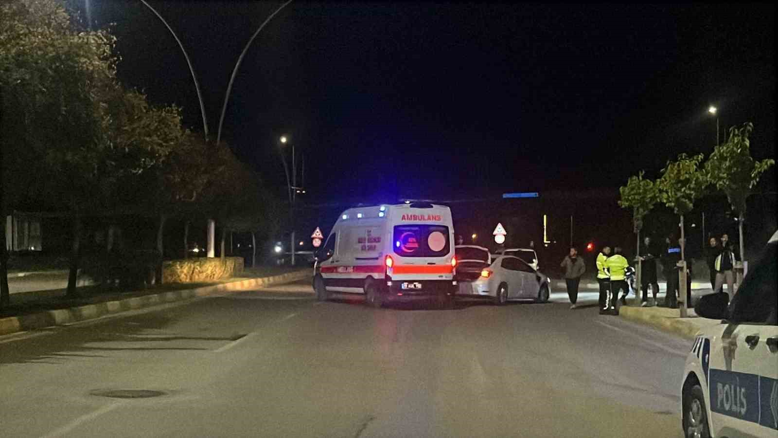 corumda-otomobil-ile-motosiklet-carpisti-1-yarali