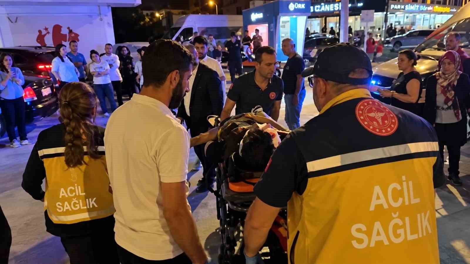 duzcede-otomobil-ile-hafif-ticari-arac-carpisti-3-yarali