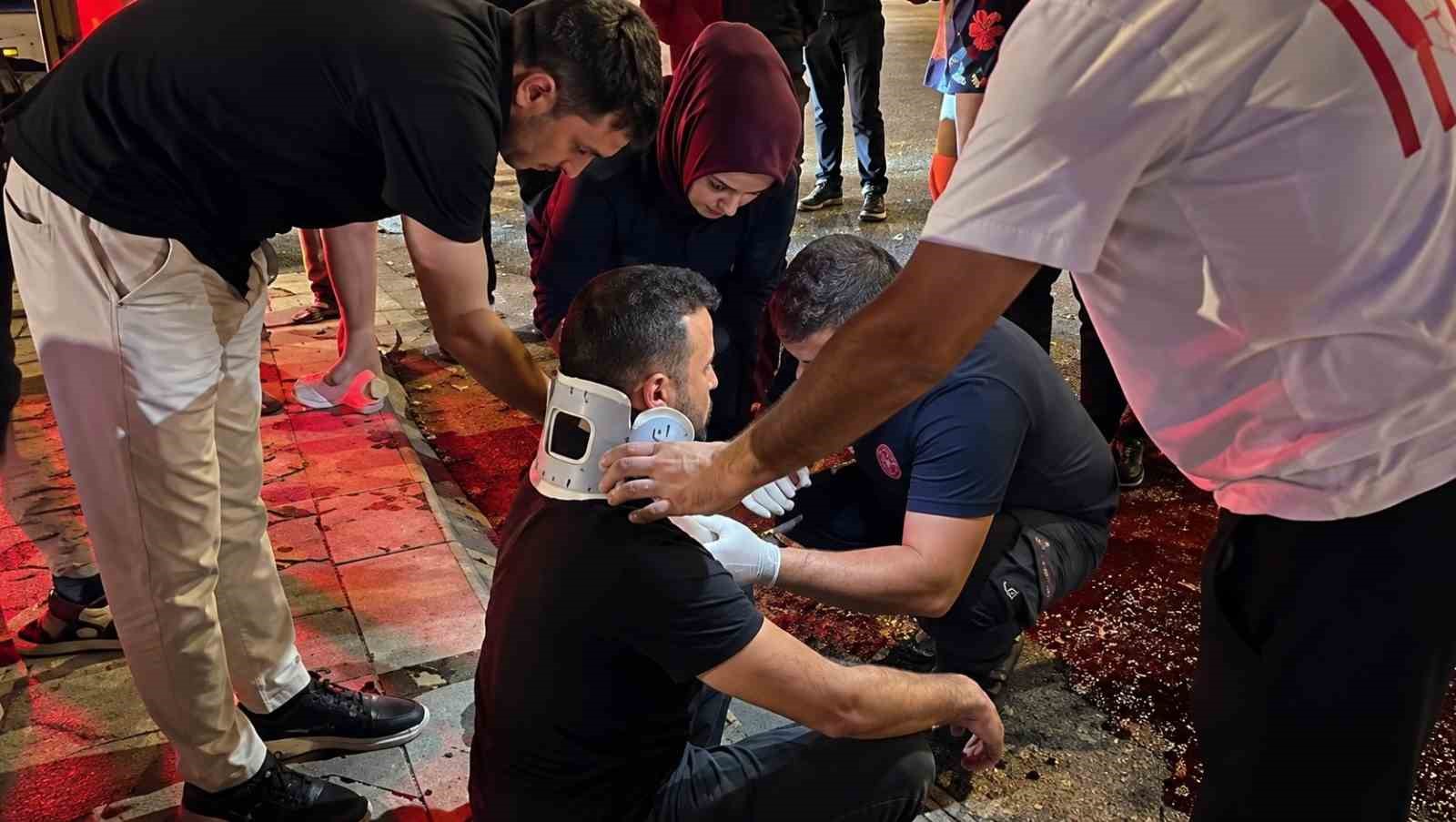 duzcede-otomobil-ile-hafif-ticari-arac-carpisti-3-yarali