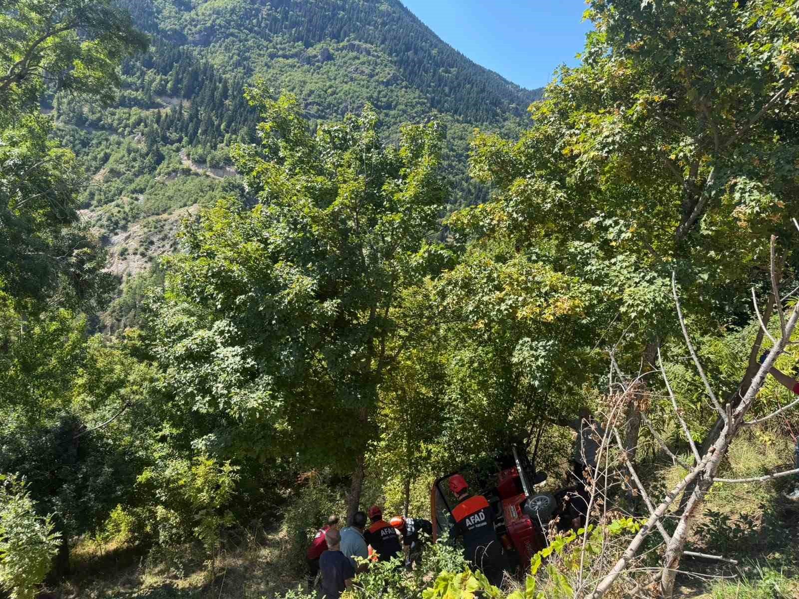 evinin-onundeki-duvardan-atv-ile-dustu-76-yasindaki-surucu-hayatini-kaybetti