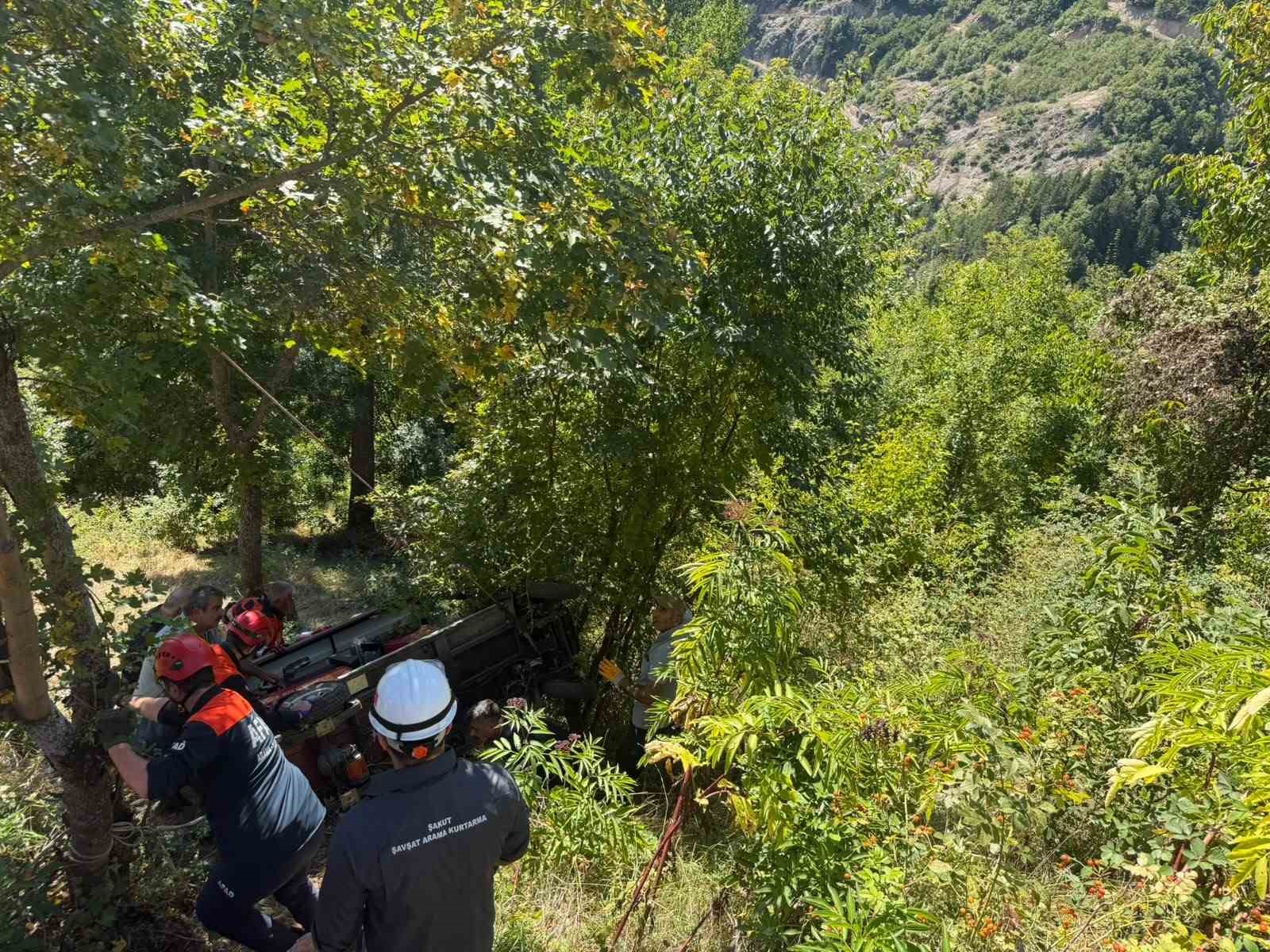 evinin-onundeki-duvardan-atv-ile-dustu-76-yasindaki-surucu-hayatini-kaybetti