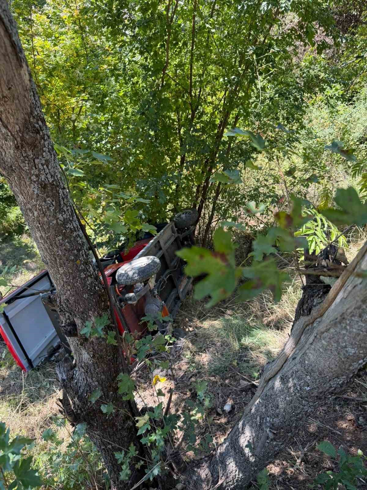 evinin-onundeki-duvardan-atv-ile-dustu-76-yasindaki-surucu-hayatini-kaybetti