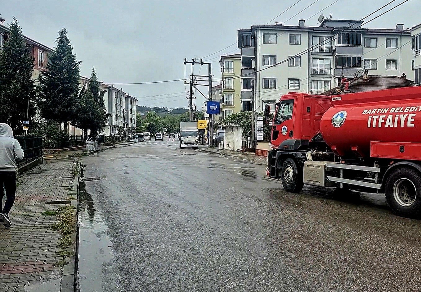 firtinada-kopan-elektrik-telleri-ekipleri-seferber-etti
