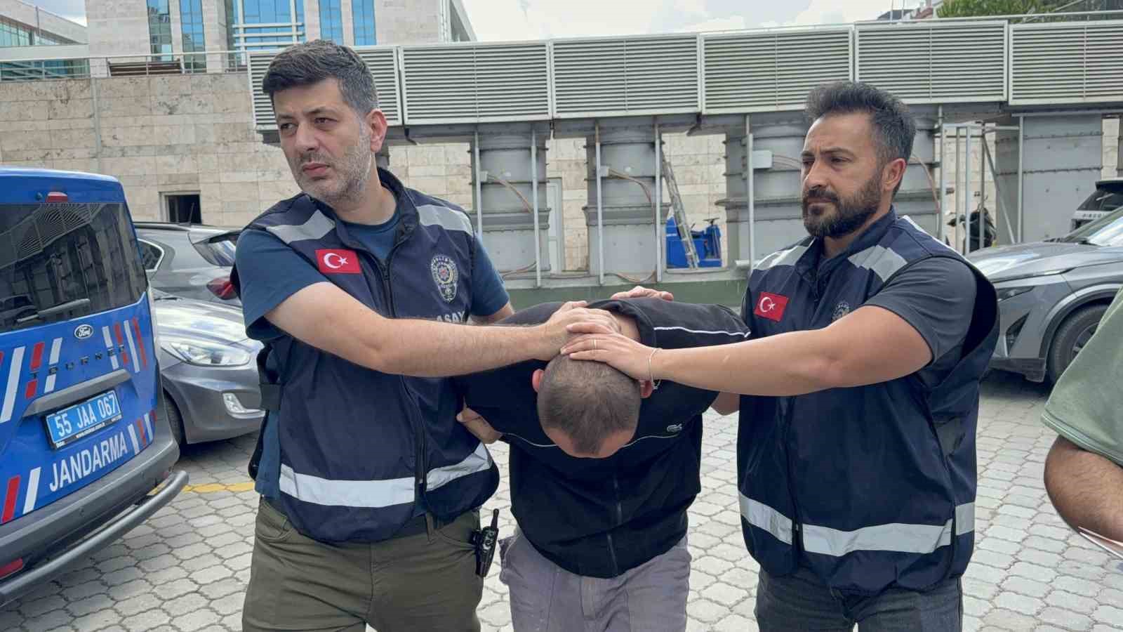 is-arkadasini-falcatayla-agir-yaraladi