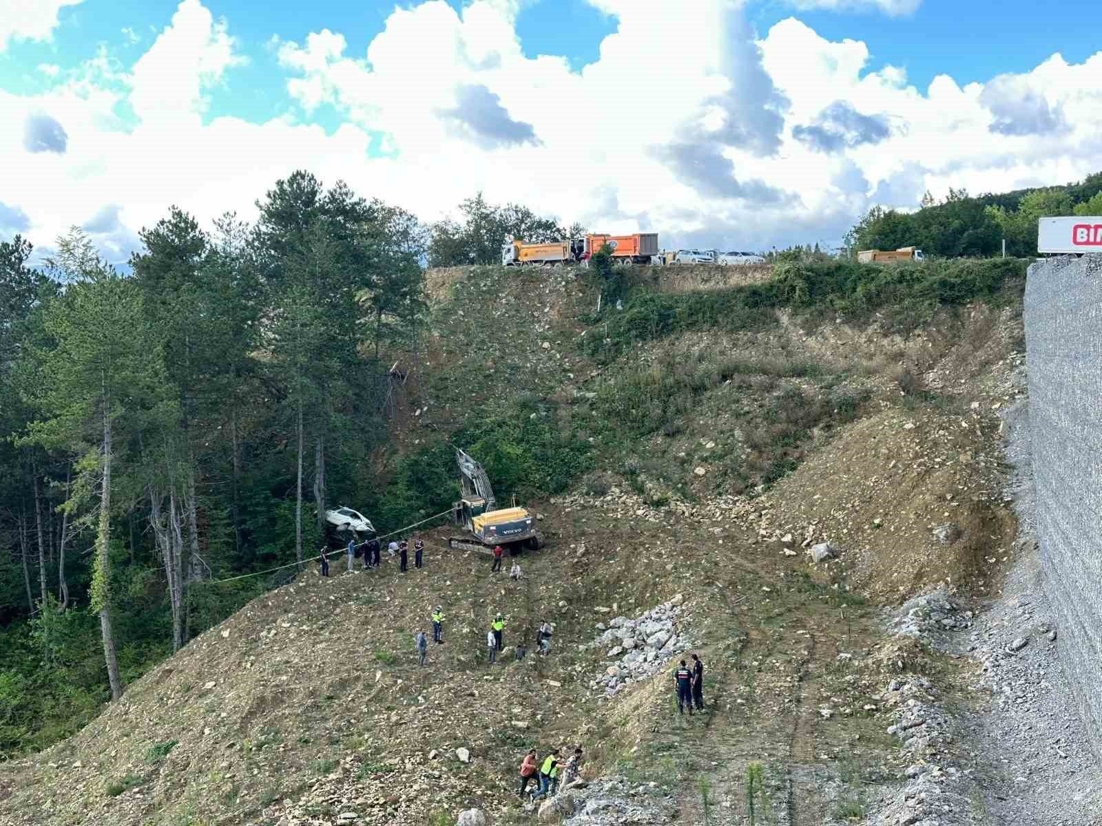 iscileri-tasiyan-minibus-sarampole-yuvarlandi-1-olu-4-yarali