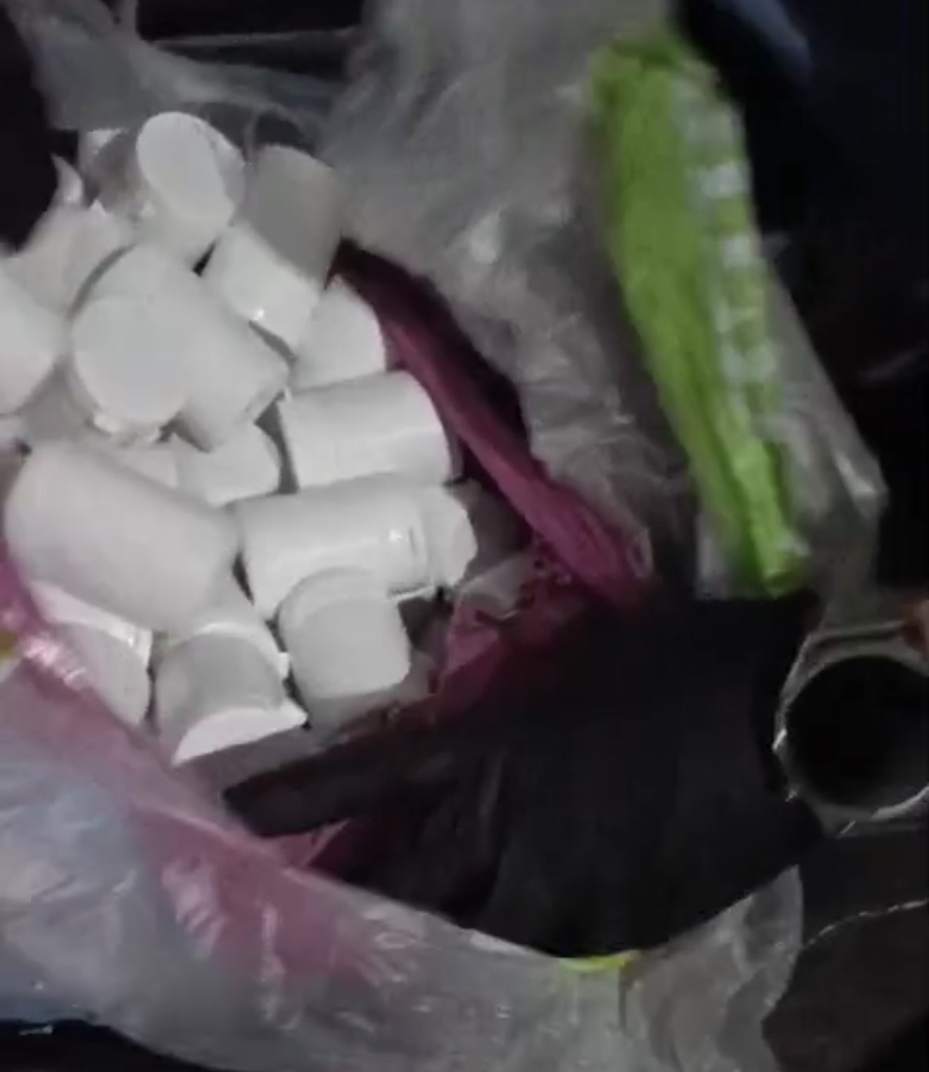 jandarma-motosiklet-cantasinda-7-bin-999-sentetik-ecza-hap-ele-gecirdi