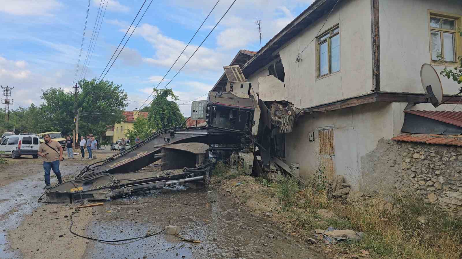 karabuk-bartin-yolunda-feci-kaza-2-olu