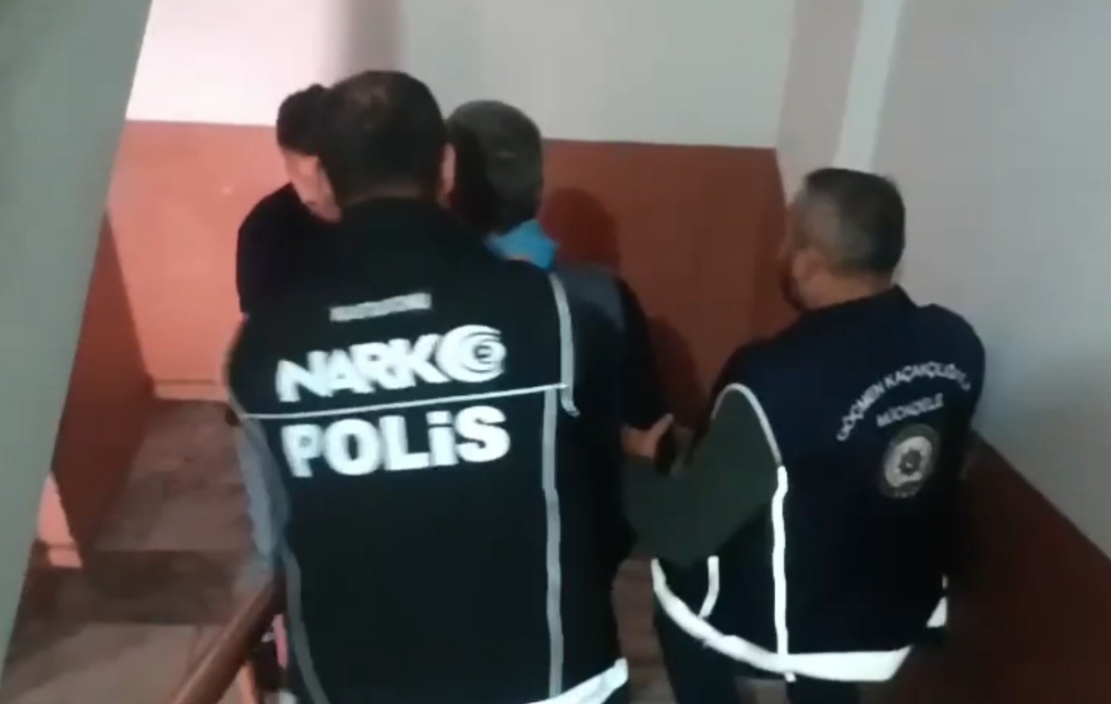 kastamonuda-18-adrese-es-zamanli-operasyon-aranan-14-sahis-yakalandi