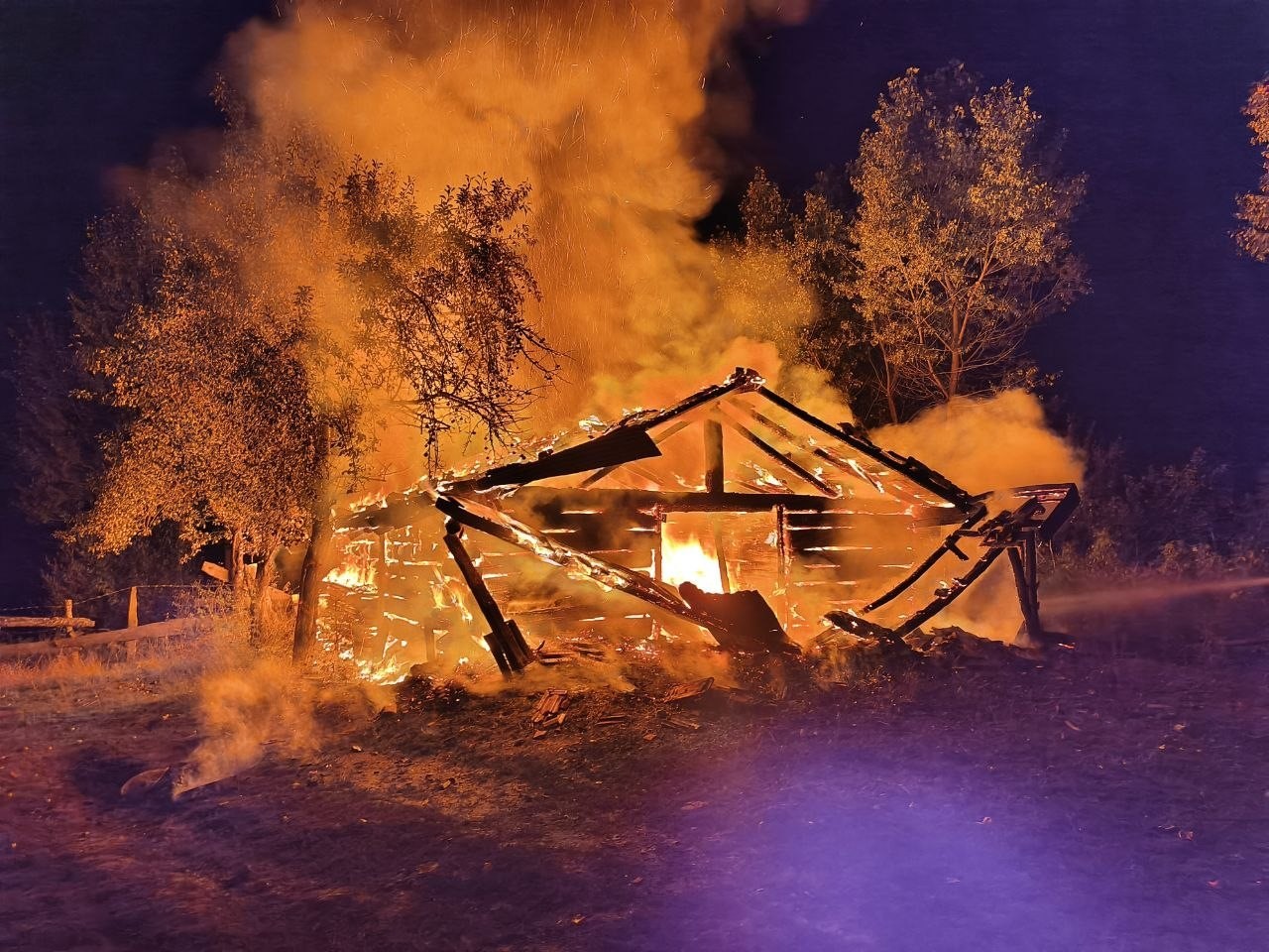 kastamonuda-alevlere-teslim-olan-samanlik-kule-dondu