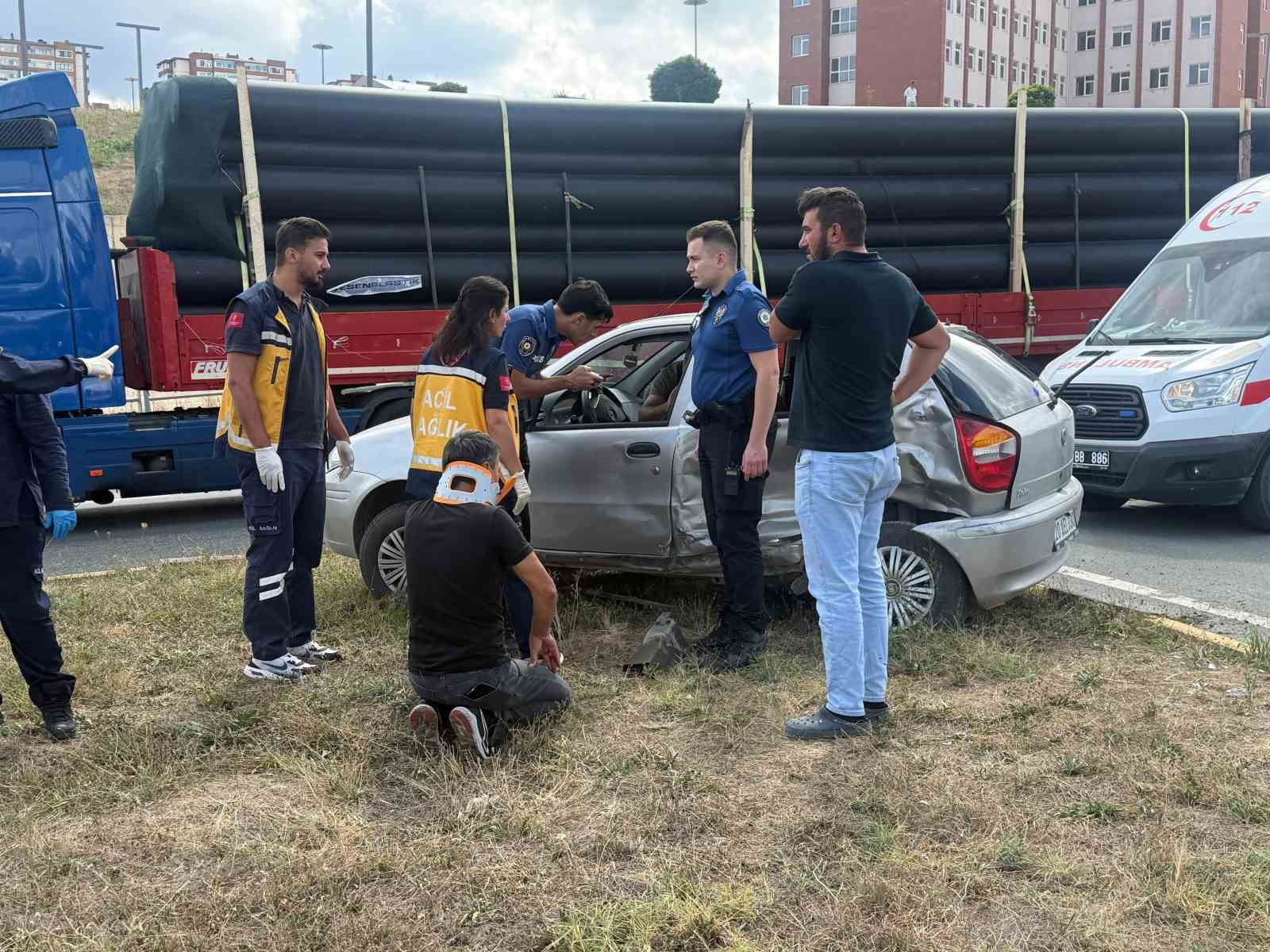 kastamonuda-otomobil-ile-hafif-ticari-arac-carpisti-3-yarali