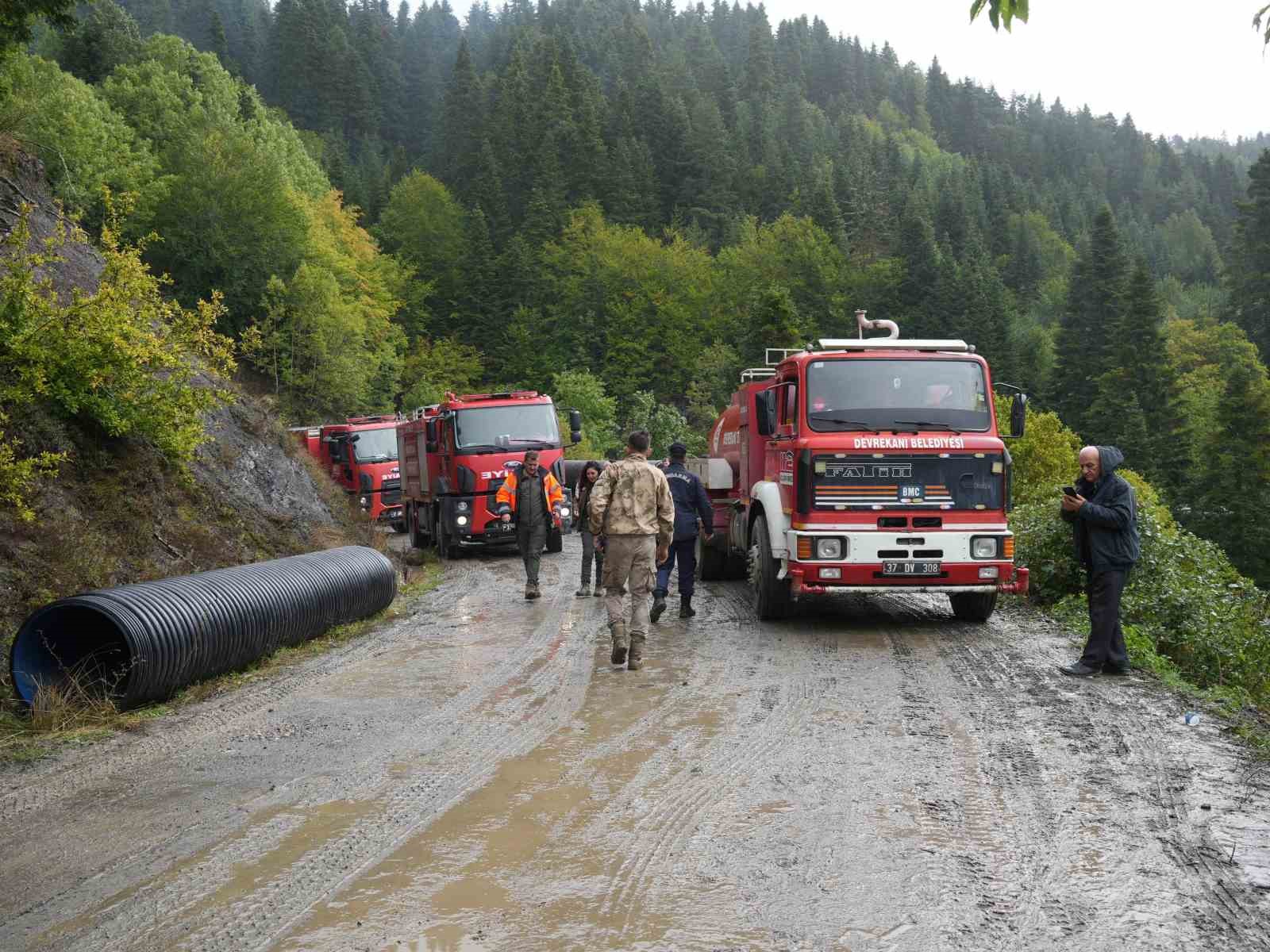 kastamonudaki-koy-yanginda-9-ev-kule-dondu