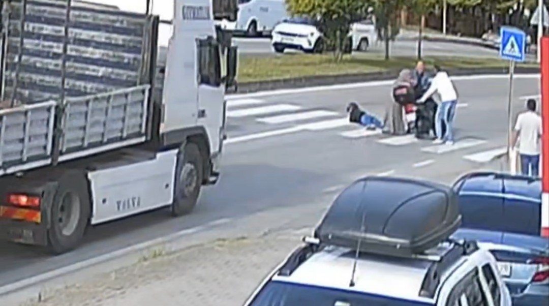 kirmizi-isigi-son-anda-fark-etti-motosikletten-dustu