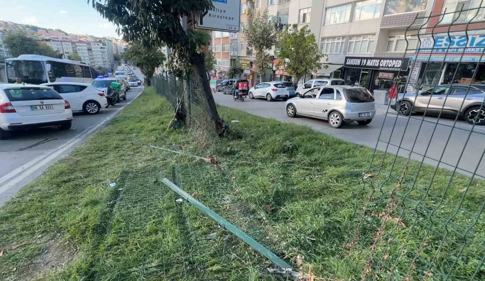 kontrolden-cikan-otomobil-karsi-seritte-baska-bir-aracla-carpisti-2-yarali